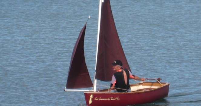 petit-voilier-transportable-gazelle-des-sables-bateau-a-voile-tradition-architecte-naval