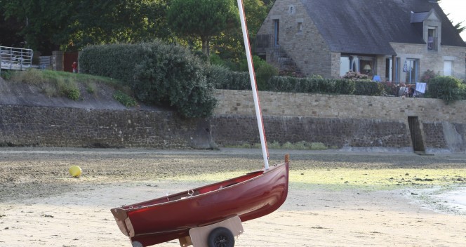 petit-voilier-transportable-gazelle-des-sables-bateau-a-voile-tradition-architecte-naval