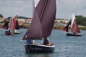 petit-voilier-transportable-insubmersible-sables-d-olonne-2017 (11)