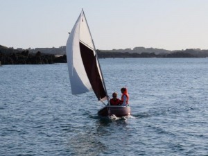 petit-voilier-transportable-gazelle-des-sables