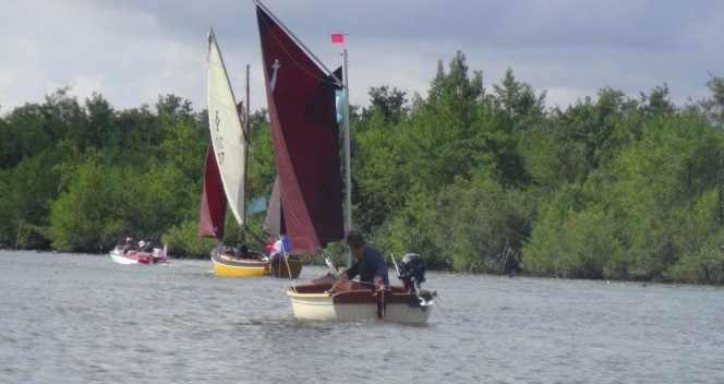 petit-bateau-transportable-www-LaGazelle-des-sables_Morgat